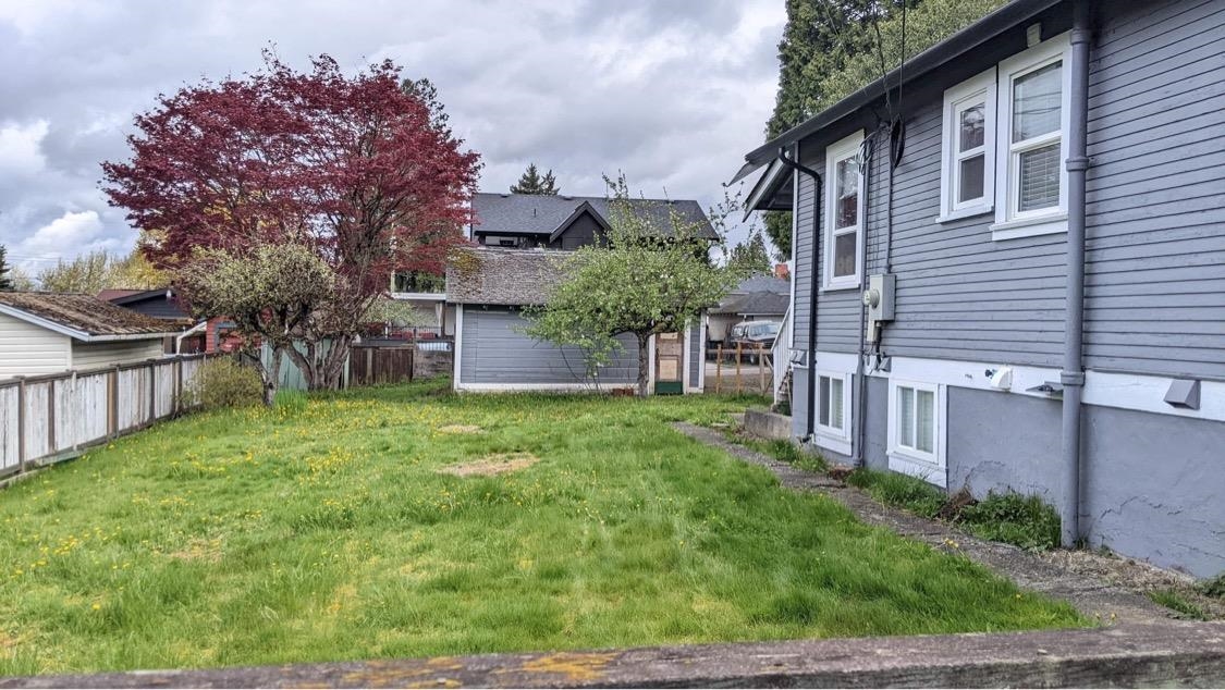 Bedroom 2 Photo of 33913 Pine Street, Abbotsford, BC