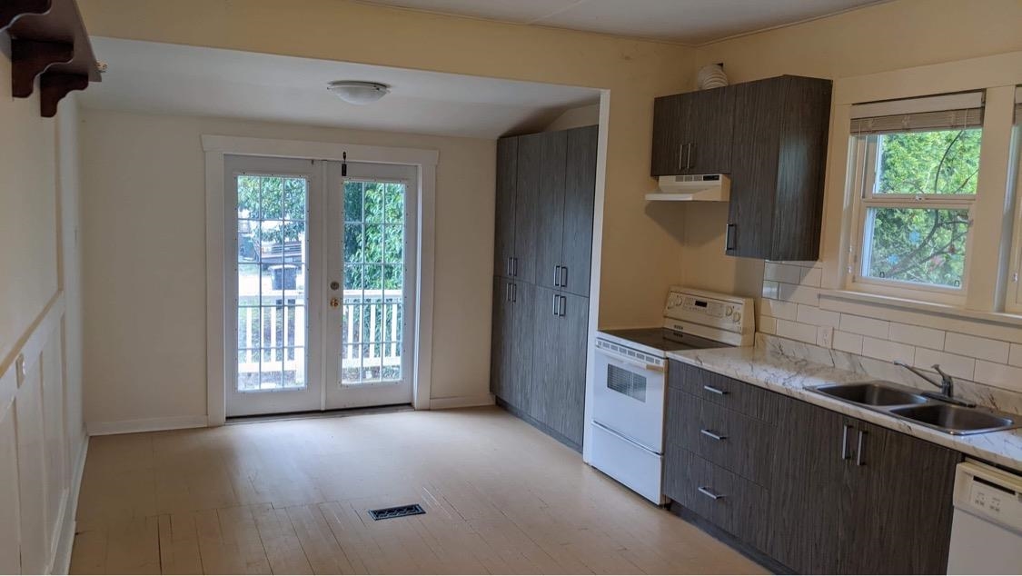 Dining Area Photo of 33913 Pine Street, Abbotsford, BC