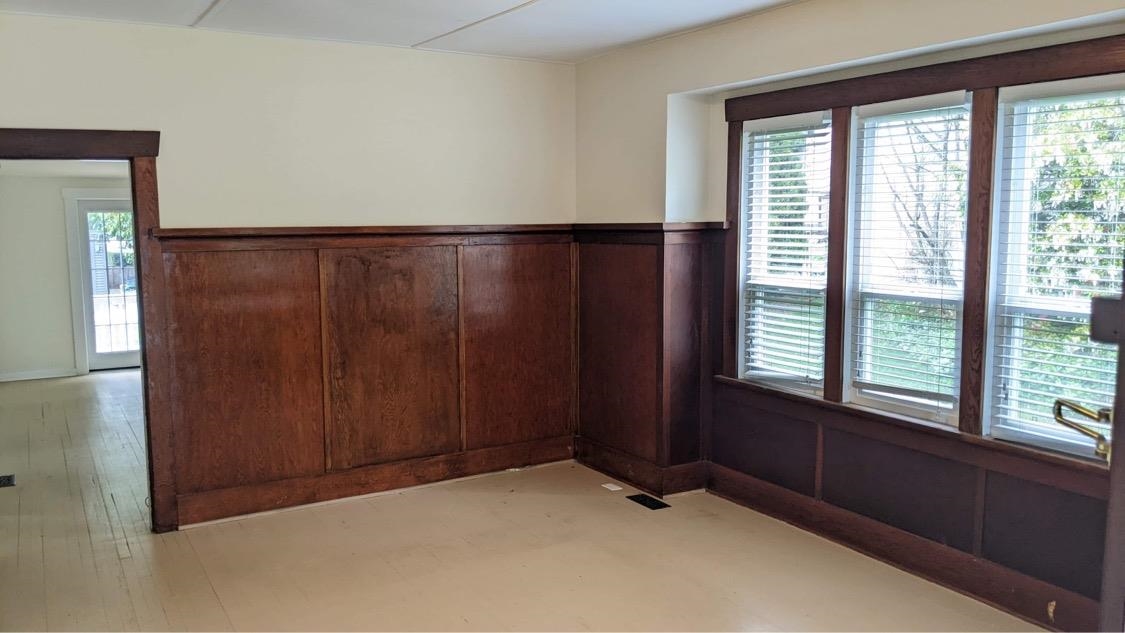 Living Room Photo of 33913 Pine Street, Abbotsford, BC