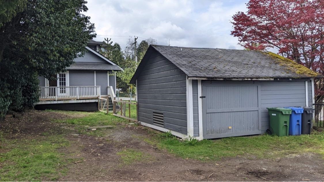 Walk-In Closet Photo of 33913 Pine Street, Abbotsford, BC