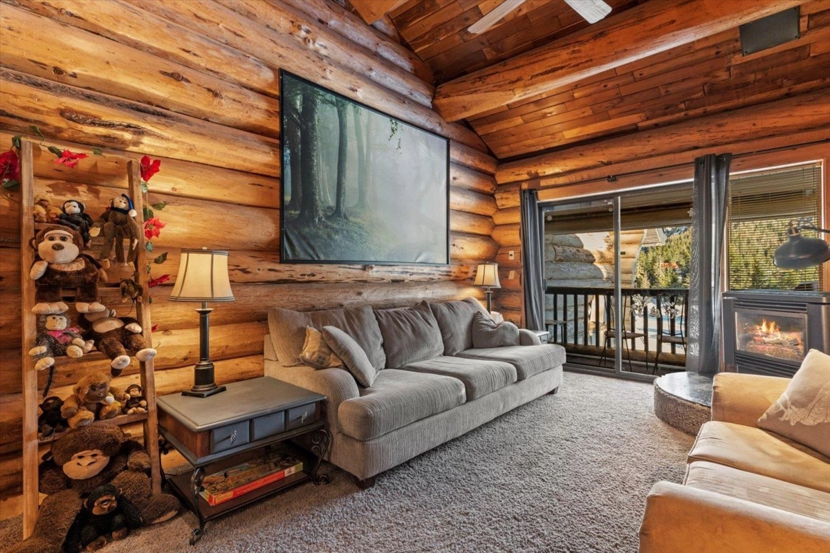 Dining Area Photo of 2 20649 Edelweiss Drive, Agassiz, BC