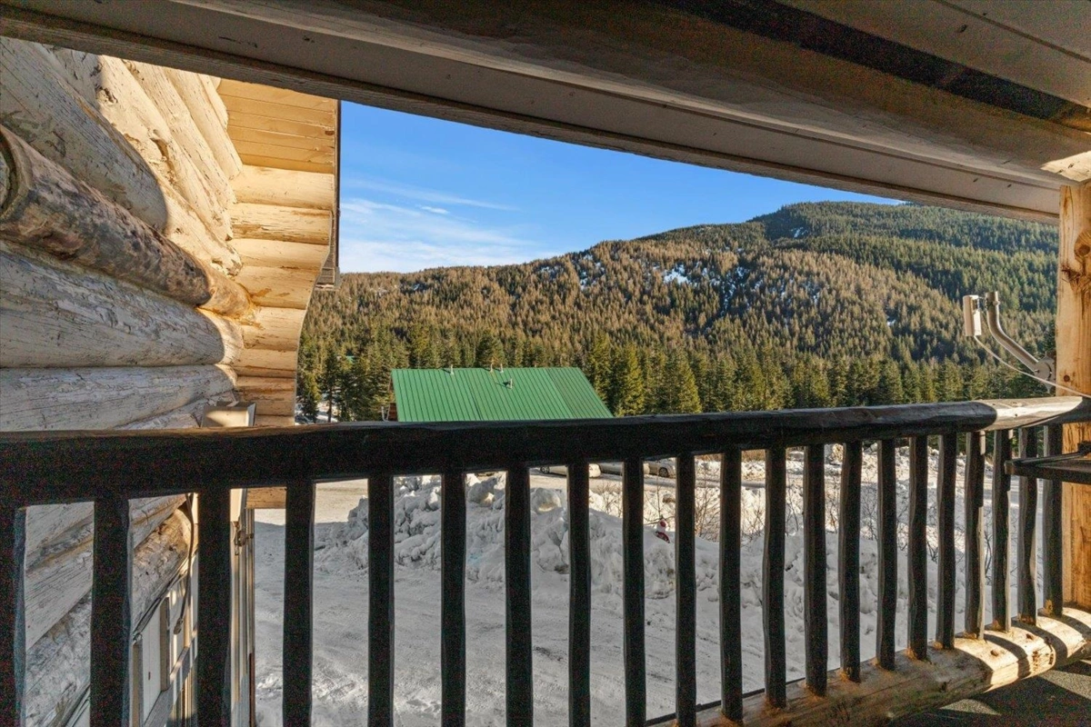 Garage Interior Photo of 2 20649 Edelweiss Drive, Agassiz, BC