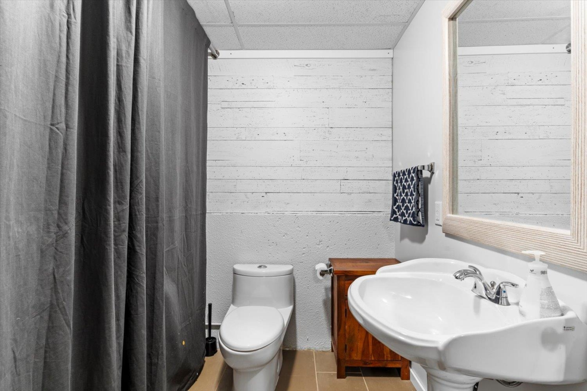 Hallway Photo of 2 20649 Edelweiss Drive, Agassiz, BC