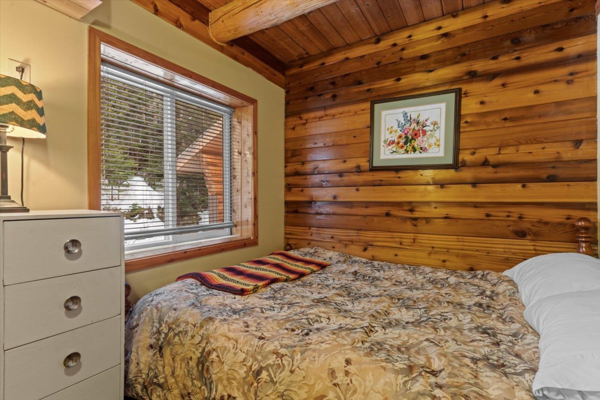 Laundry Room Photo of 2 20649 Edelweiss Drive, Agassiz, BC