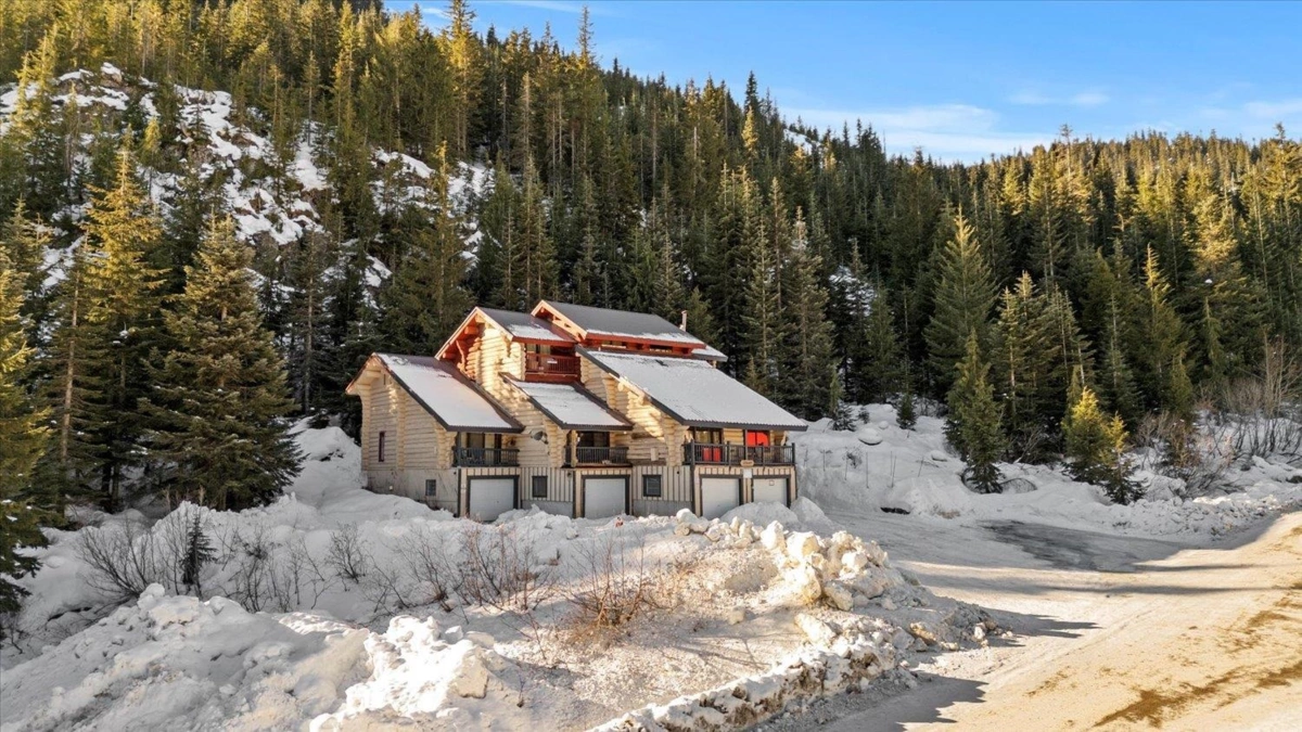 Outdoor Patio Photo of 2 20649 Edelweiss Drive, Agassiz, BC