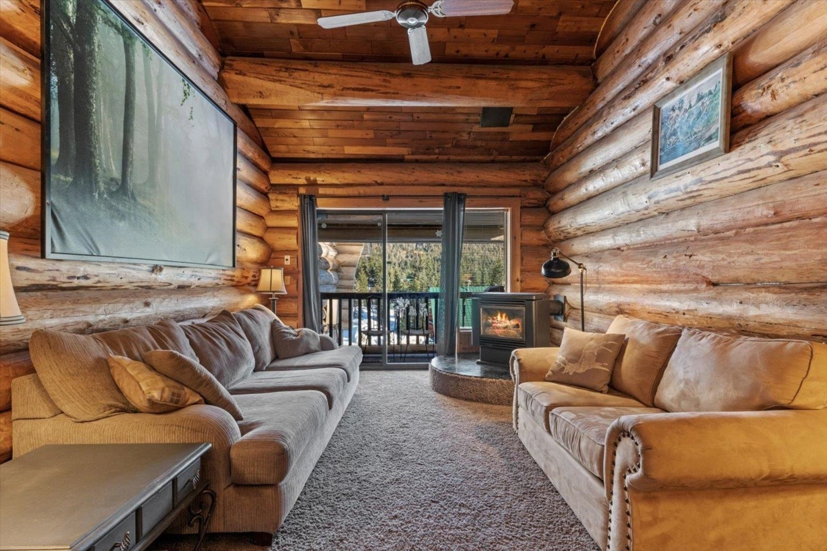 Primary Bedroom Photo of 2 20649 Edelweiss Drive, Agassiz, BC