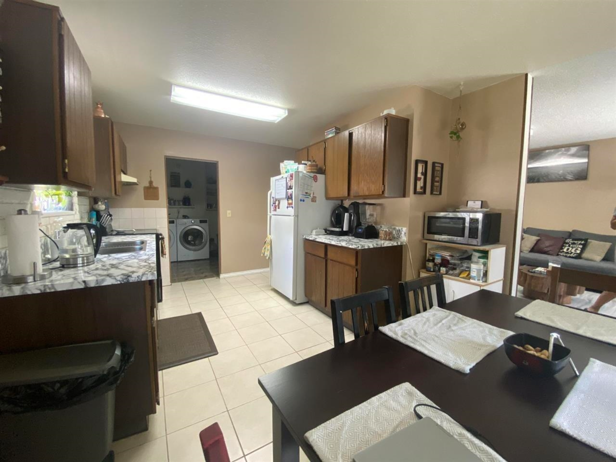 Dining Area Photo of 32525 George Ferguson Way, Abbotsford, BC