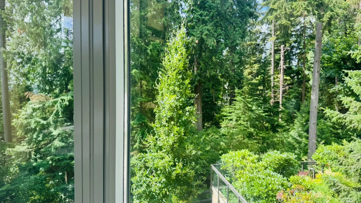 Family Room Photo of 301 1415 Parkway Boulevard, Coquitlam, BC