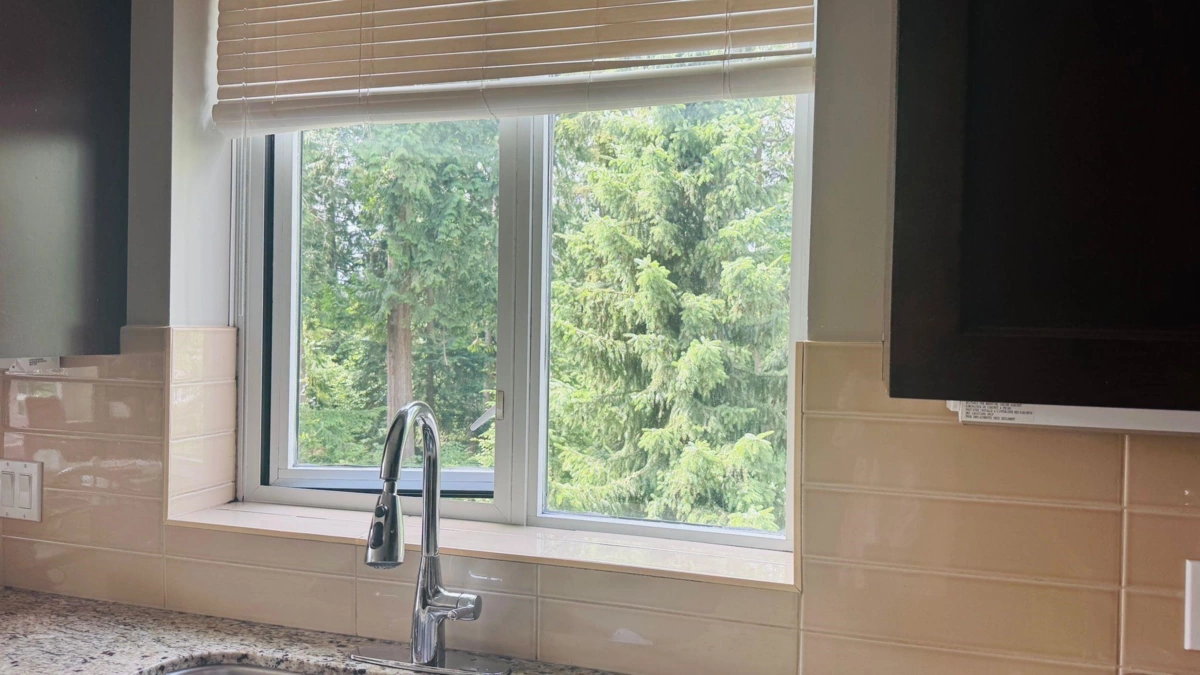 Kitchen Photo of 301 1415 Parkway Boulevard, Coquitlam, BC