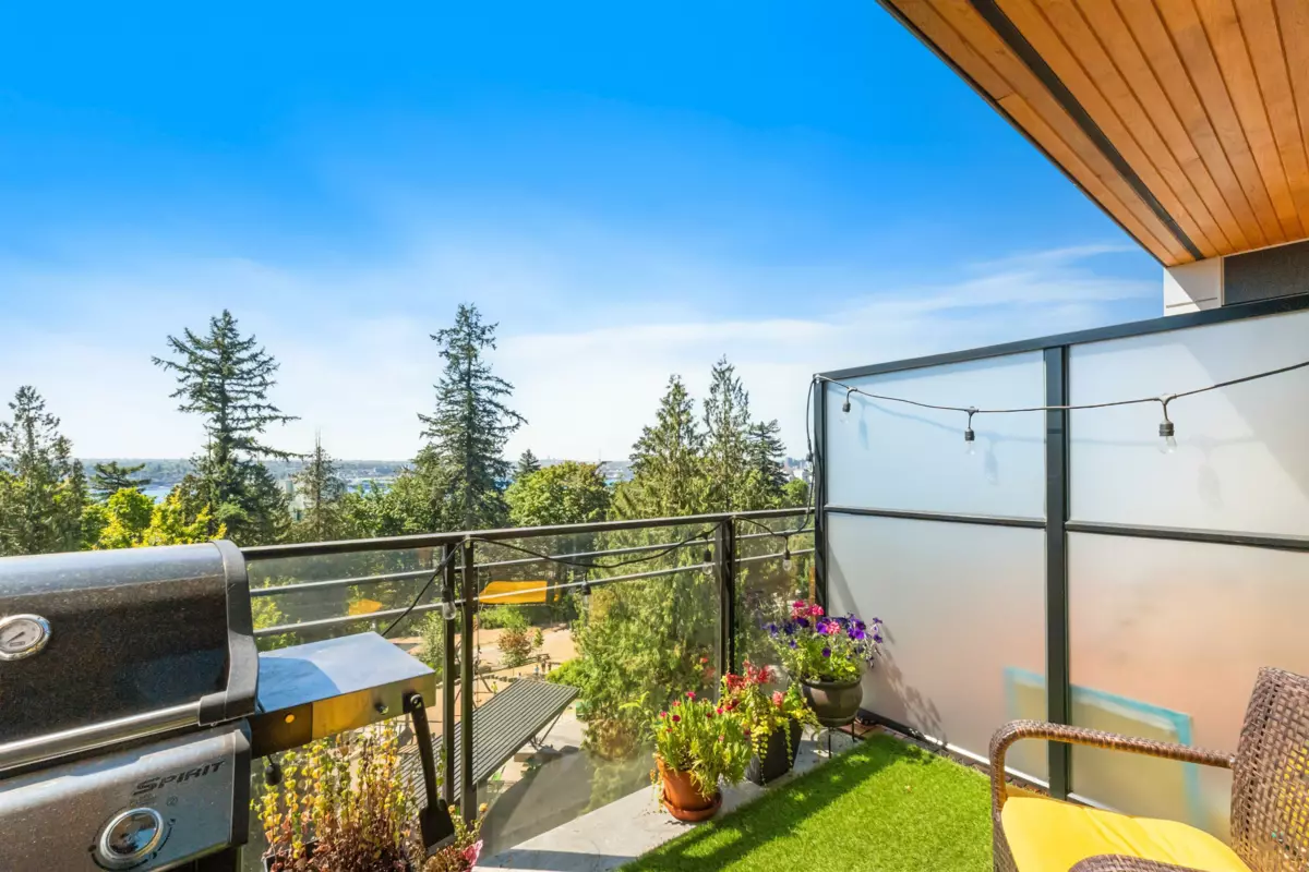 Bedroom 2 Photo of 407 733 E 3rd Street, North Vancouver, BC