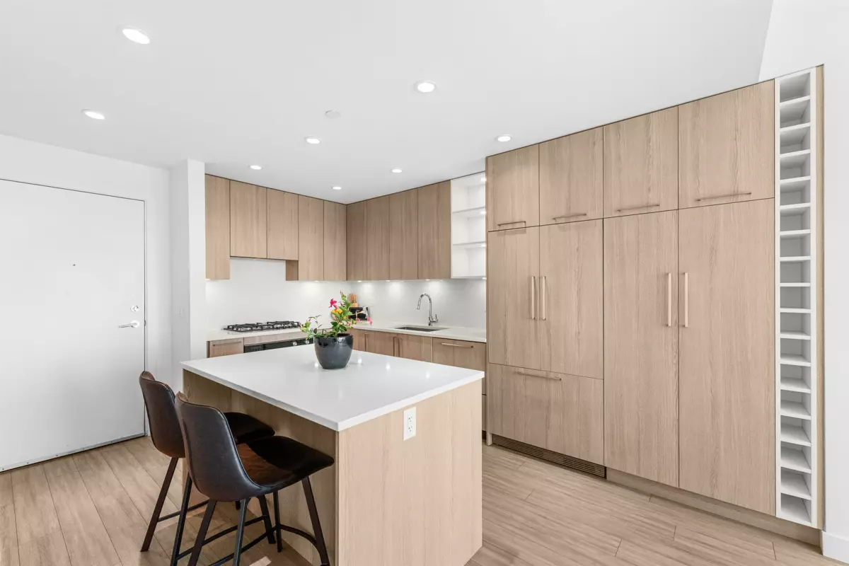 Family Room Photo of 407 733 E 3rd Street, North Vancouver, BC