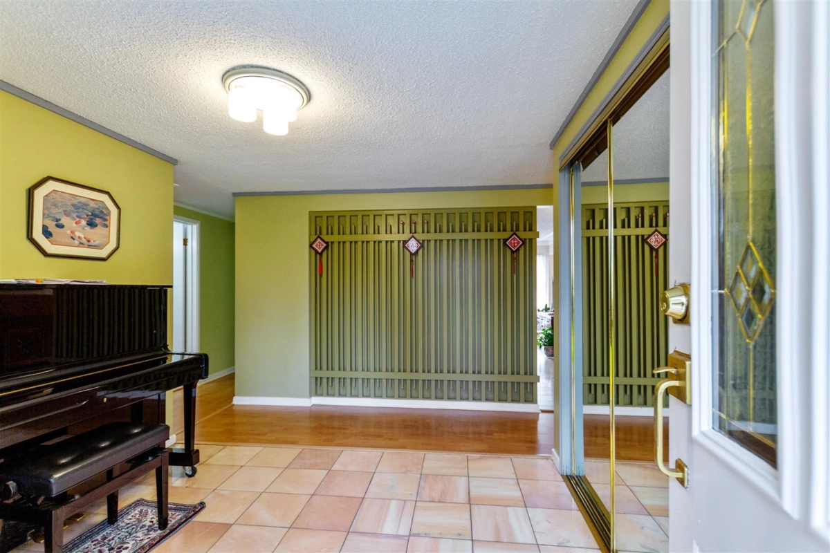 Living Room Photo of 768 W 53rd Avenue, Vancouver, BC