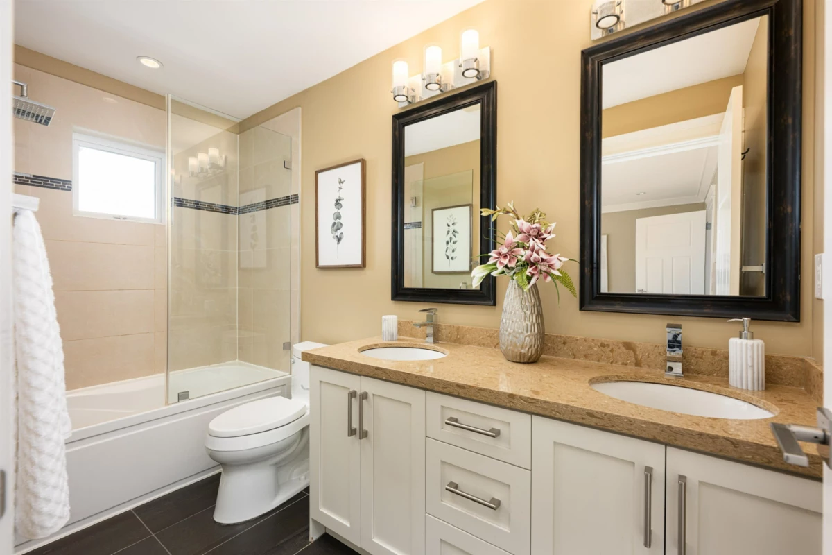 Basement Recreation Room Photo of 320 E Keith Road, North Vancouver, BC