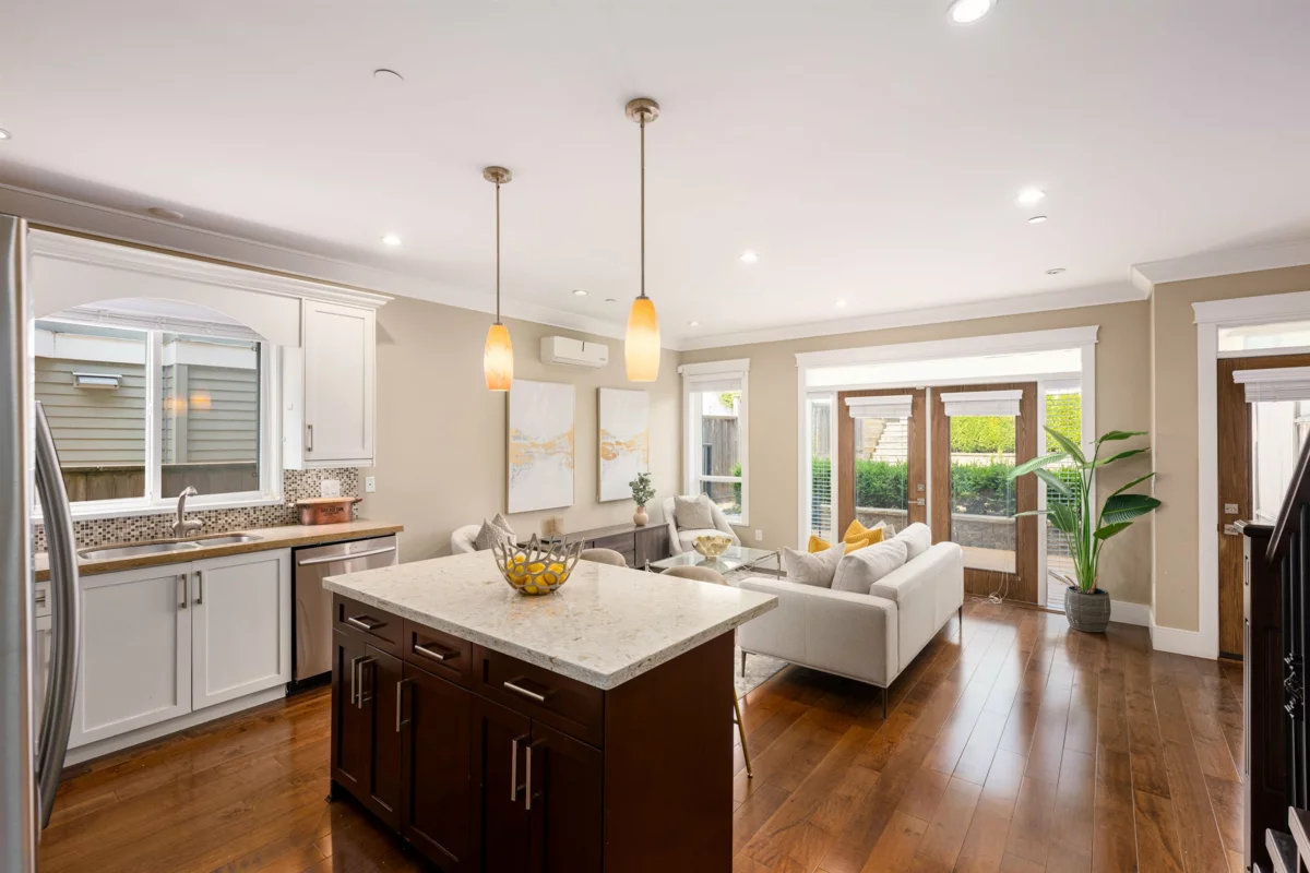 Breakfast Nook Photo of 320 E Keith Road, North Vancouver, BC