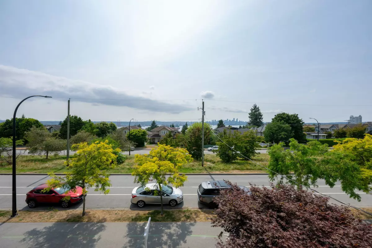 Entry Foyer Photo of 320 E Keith Road, North Vancouver, BC