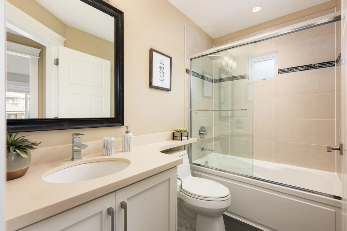 Outdoor Deck Photo of 320 E Keith Road, North Vancouver, BC