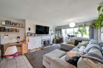 5854 48a Avenue, Ladner, BC, Ladner — Quadruplex for sale
