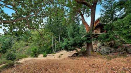 Hot Tub / Spa Photo of 476 Marine Drive, Mayne Island, BC