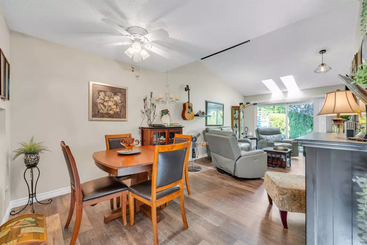 Kitchen Island Photo of 11 5365 205 Street, Langley, BC