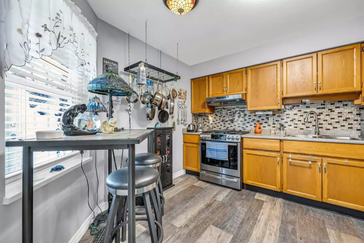 Living Room Photo of 11 5365 205 Street, Langley, BC