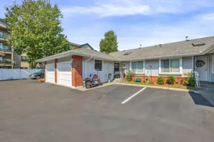 11 5365 205 Street, Langley, BC, Langley City — 2 bed townhouse for sale