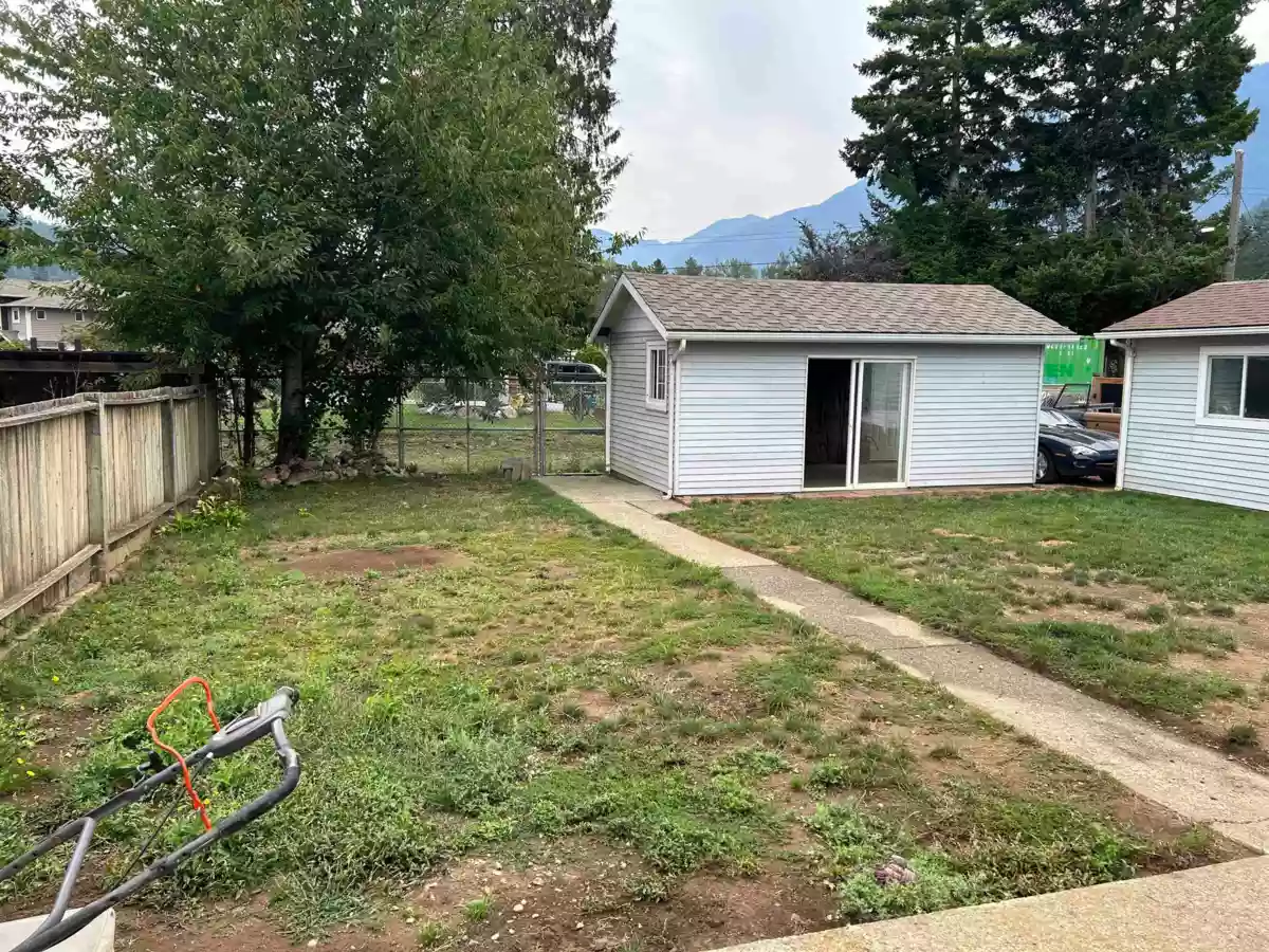Backyard Photo of 567 Thacker Avenue, Hope, BC