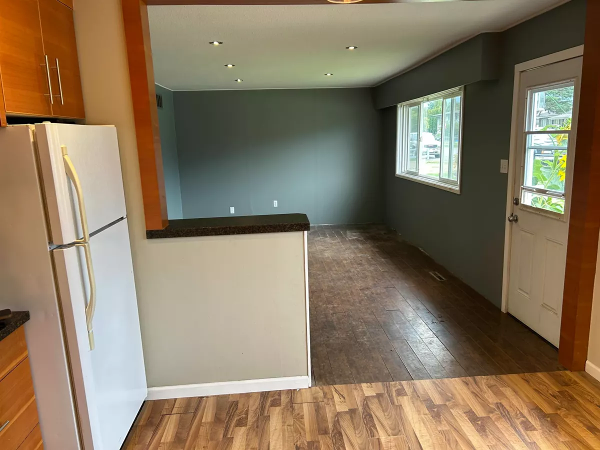 Kitchen Island Photo of 567 Thacker Avenue, Hope, BC