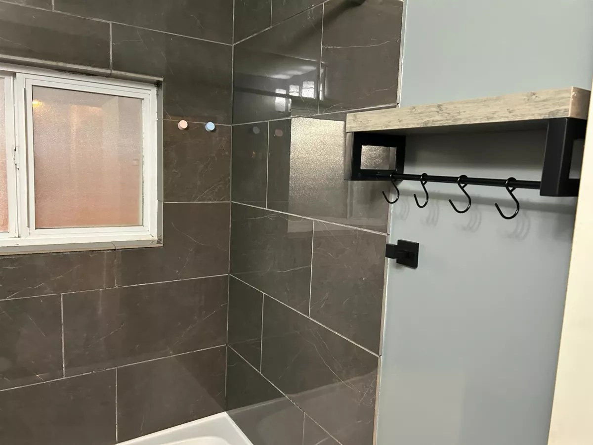 Primary Bathroom Photo of 567 Thacker Avenue, Hope, BC