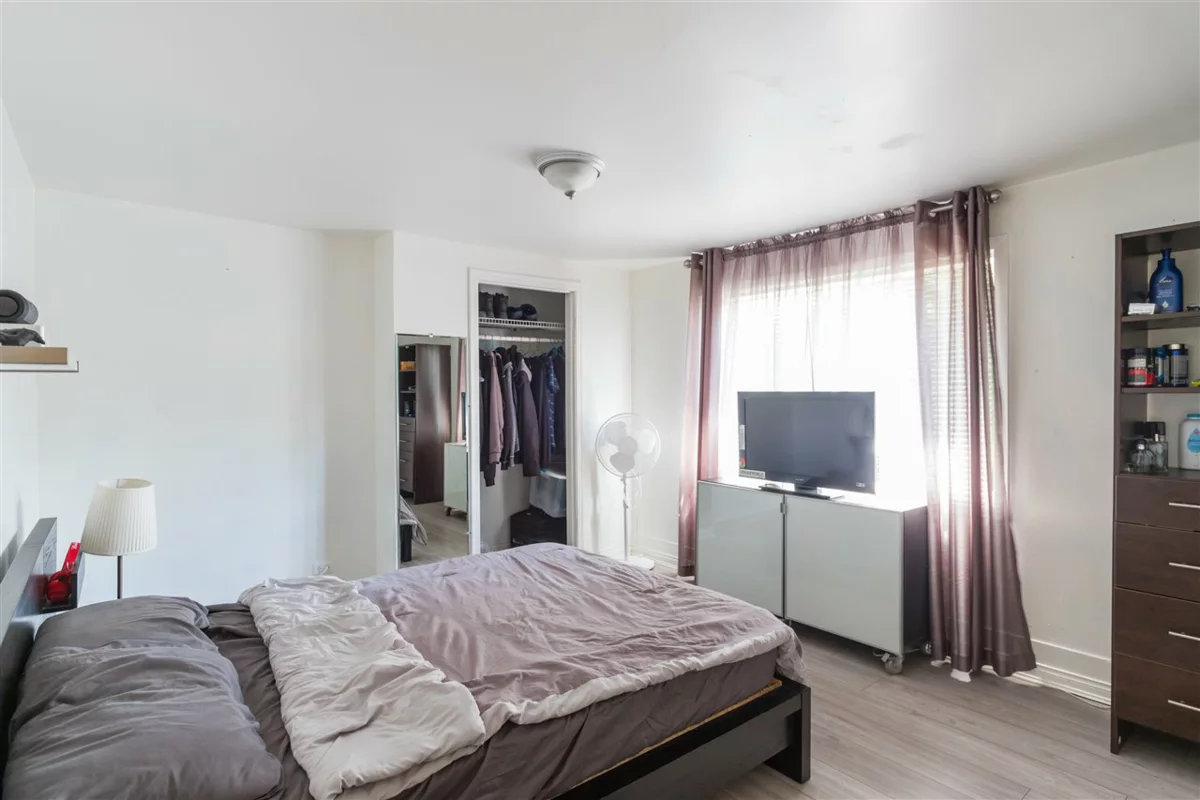 Kitchen Island Photo of 5195 Ruby Street, Vancouver, BC