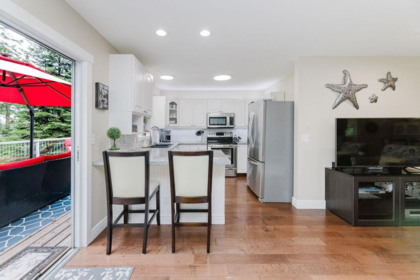 Breakfast Nook Photo of 405 Gavin Road, Keats Island, BC
