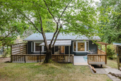 Front Yard Photo of 405 Gavin Road, Keats Island, BC