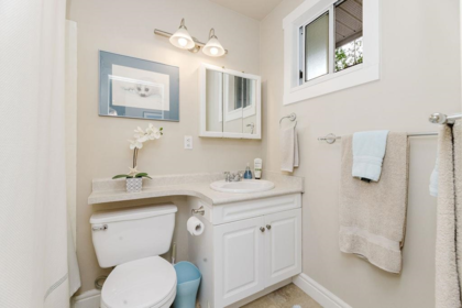 Laundry Room Photo of 405 Gavin Road, Keats Island, BC