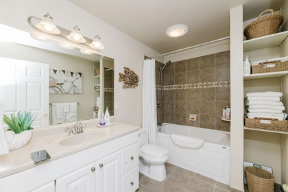 Powder Room Photo of 405 Gavin Road, Keats Island, BC