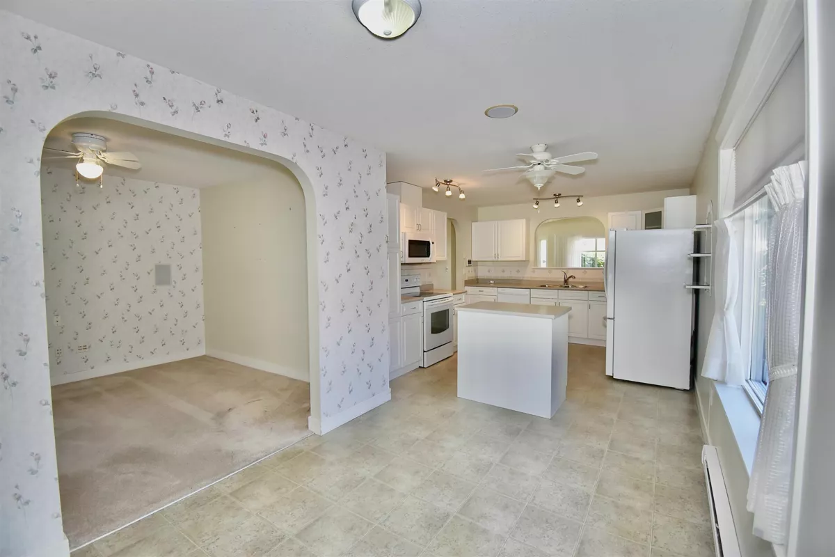 Primary Bedroom Photo of 6346 Williams Place, Sechelt, BC