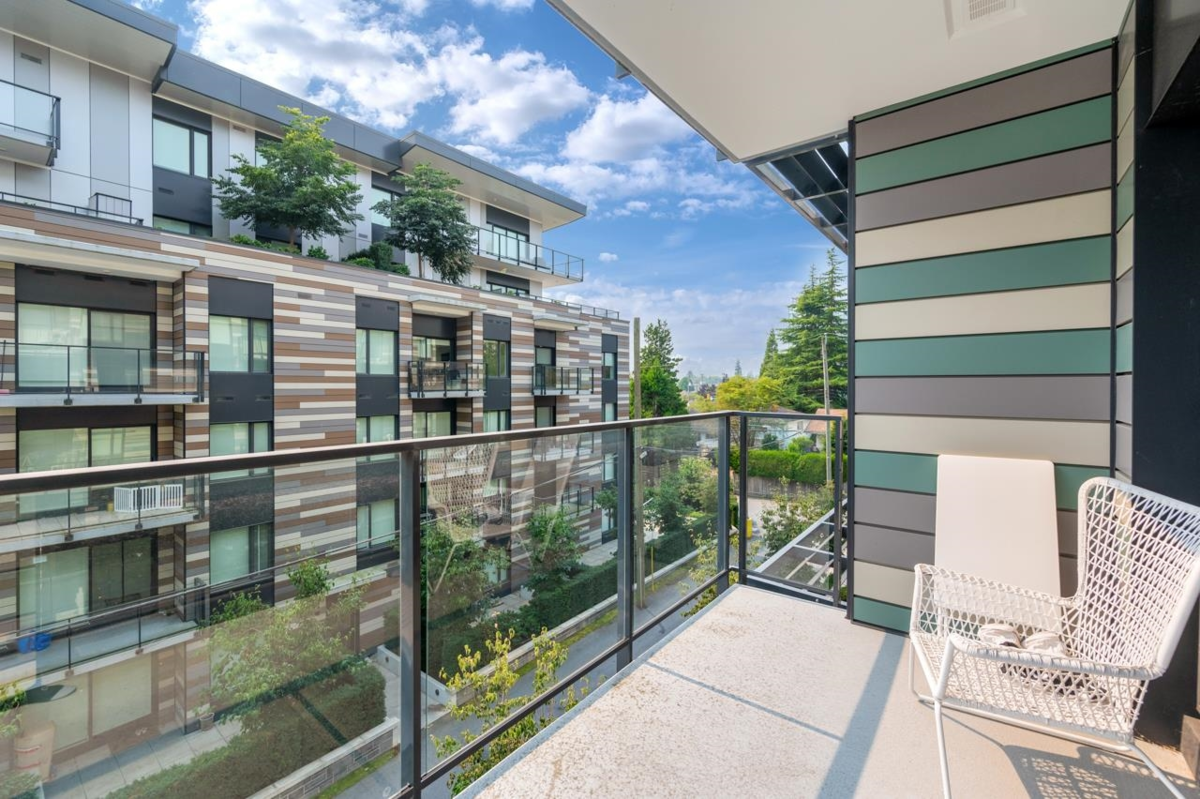 Laundry Room Photo of 304 488 W 58th Avenue, Vancouver, BC