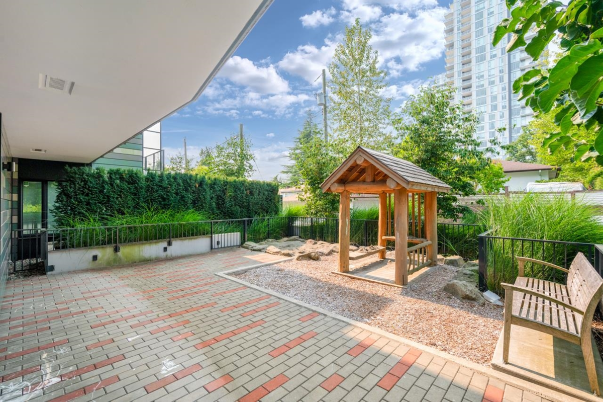 Mudroom Photo of 304 488 W 58th Avenue, Vancouver, BC