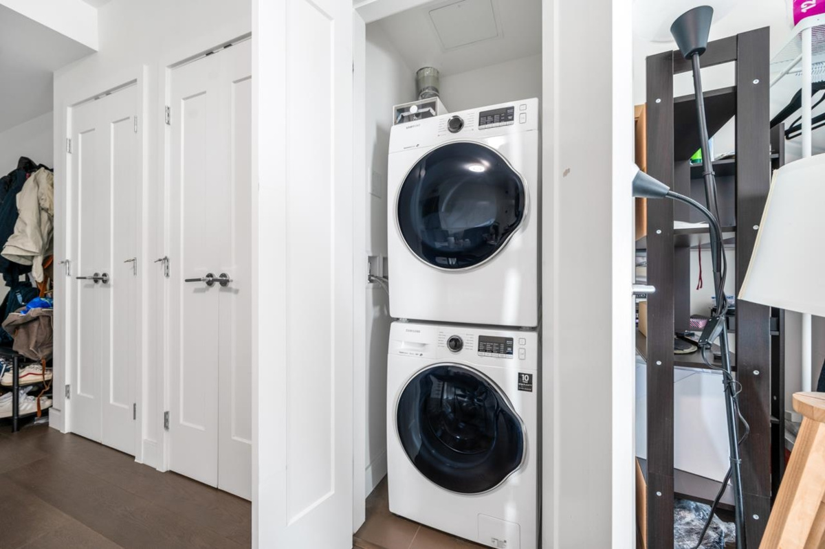 Walk-In Closet Photo of 304 488 W 58th Avenue, Vancouver, BC