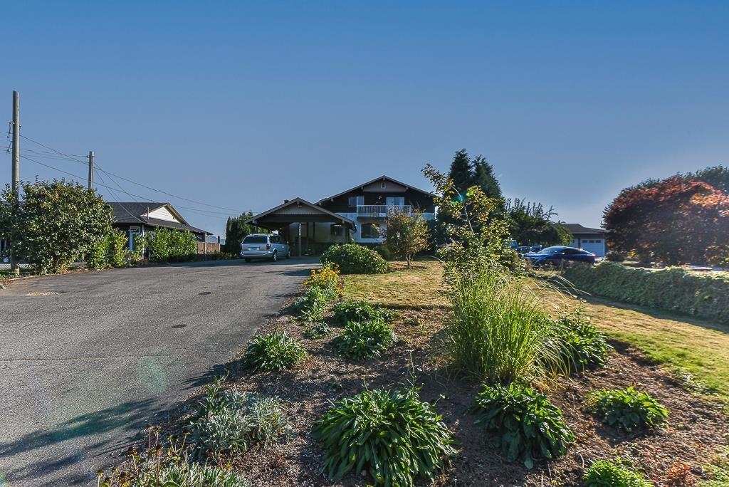 Backyard Photo of 34850 Moffat Avenue, Mission, BC