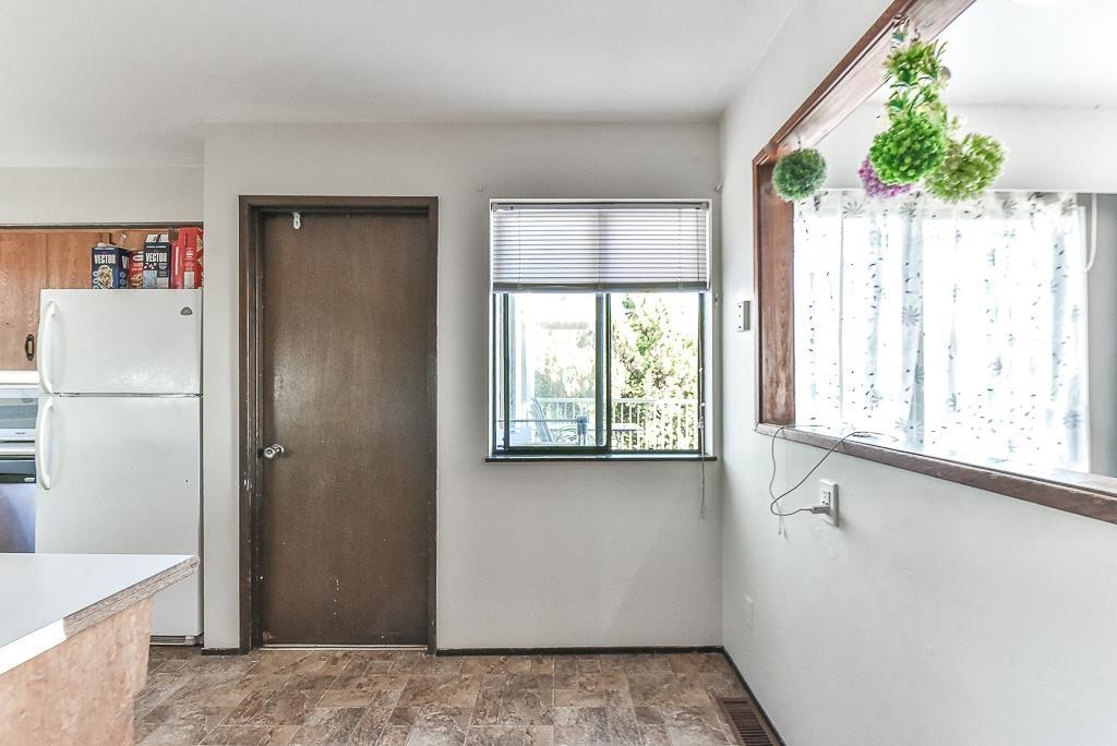 Breakfast Nook Photo of 34850 Moffat Avenue, Mission, BC