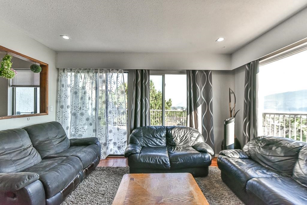 Family Room Photo of 34850 Moffat Avenue, Mission, BC