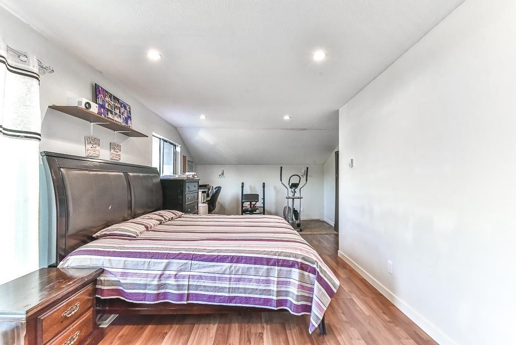 Laundry Room Photo of 34850 Moffat Avenue, Mission, BC