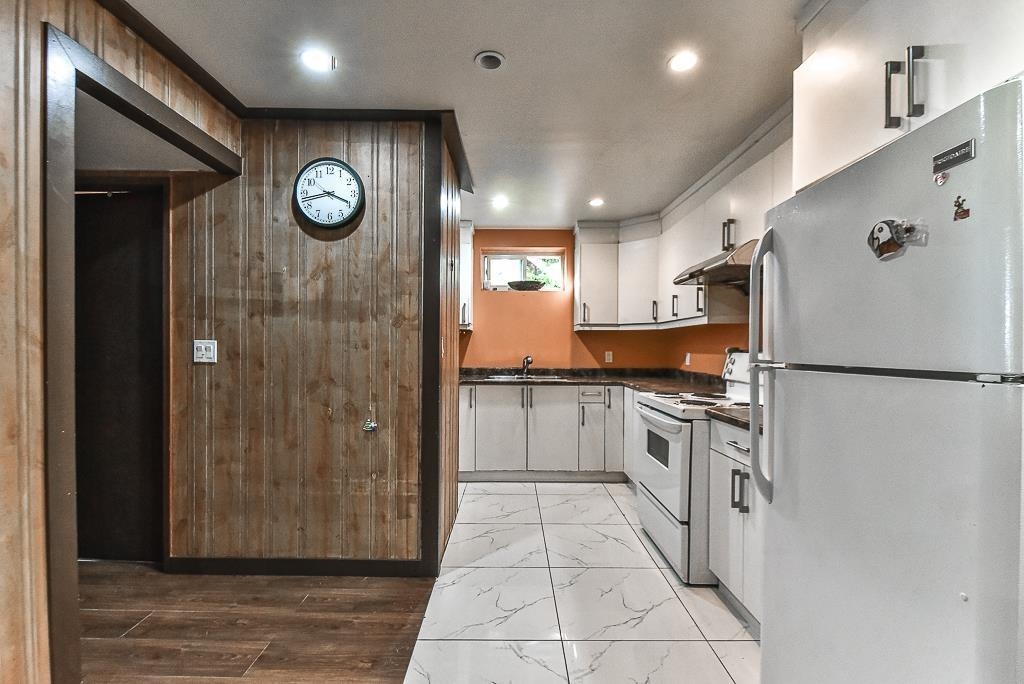 Mudroom Photo of 34850 Moffat Avenue, Mission, BC