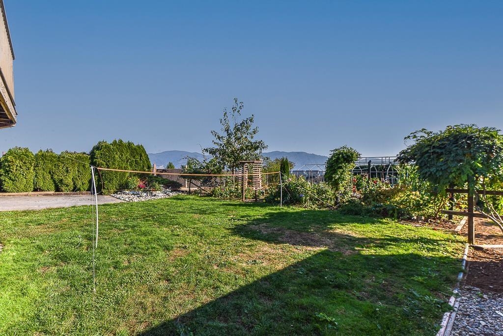 Outdoor Kitchen Photo of 34850 Moffat Avenue, Mission, BC