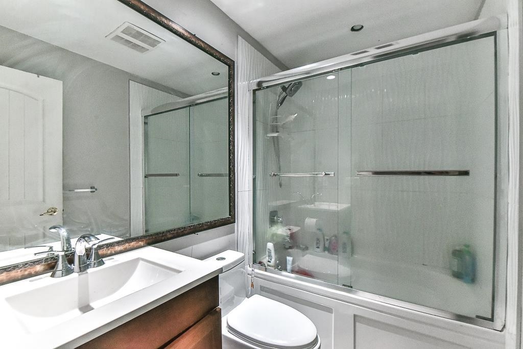 Staircase Photo of 34850 Moffat Avenue, Mission, BC