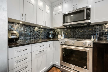 405 2180 Gladwin Road, Abbotsford, BC, Abbotsford — Apartment/Condo for sale