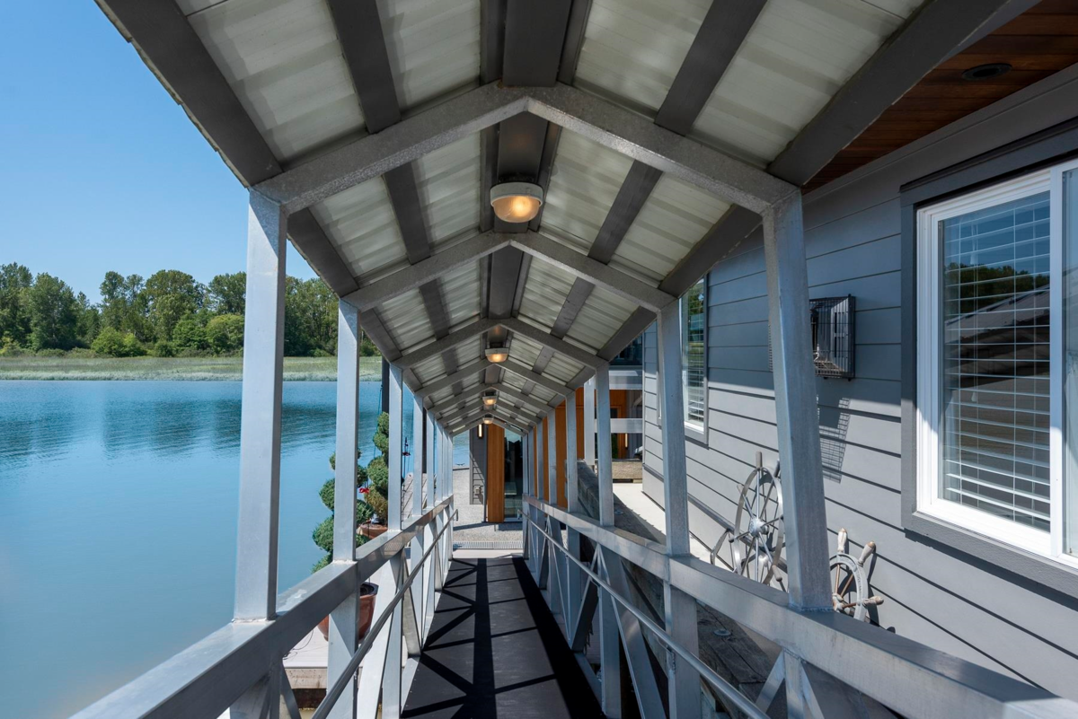 Kitchen Island Photo of 4379 W River Road, Delta, BC