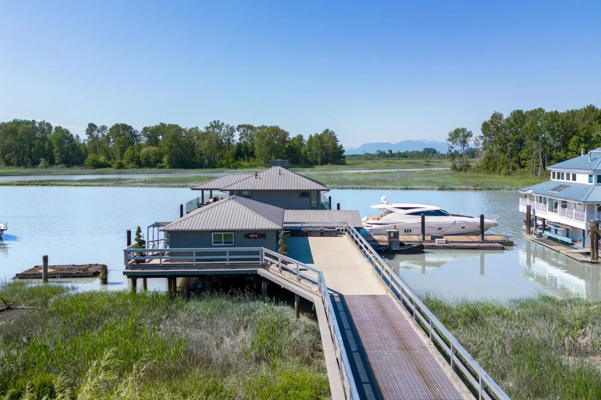 Kitchen Photo of 4379 W River Road, Delta, BC