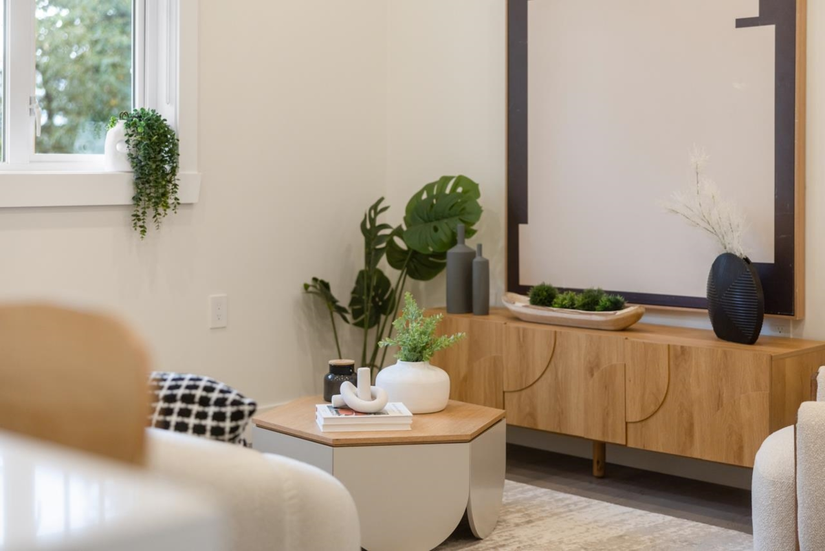 Entry Foyer Photo of 102 235 Lebleu Street, Coquitlam, BC