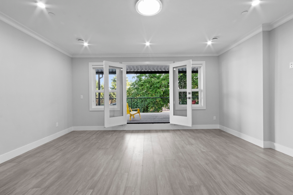Bedroom 2 Photo of 15890 Russell Avenue, White Rock, BC