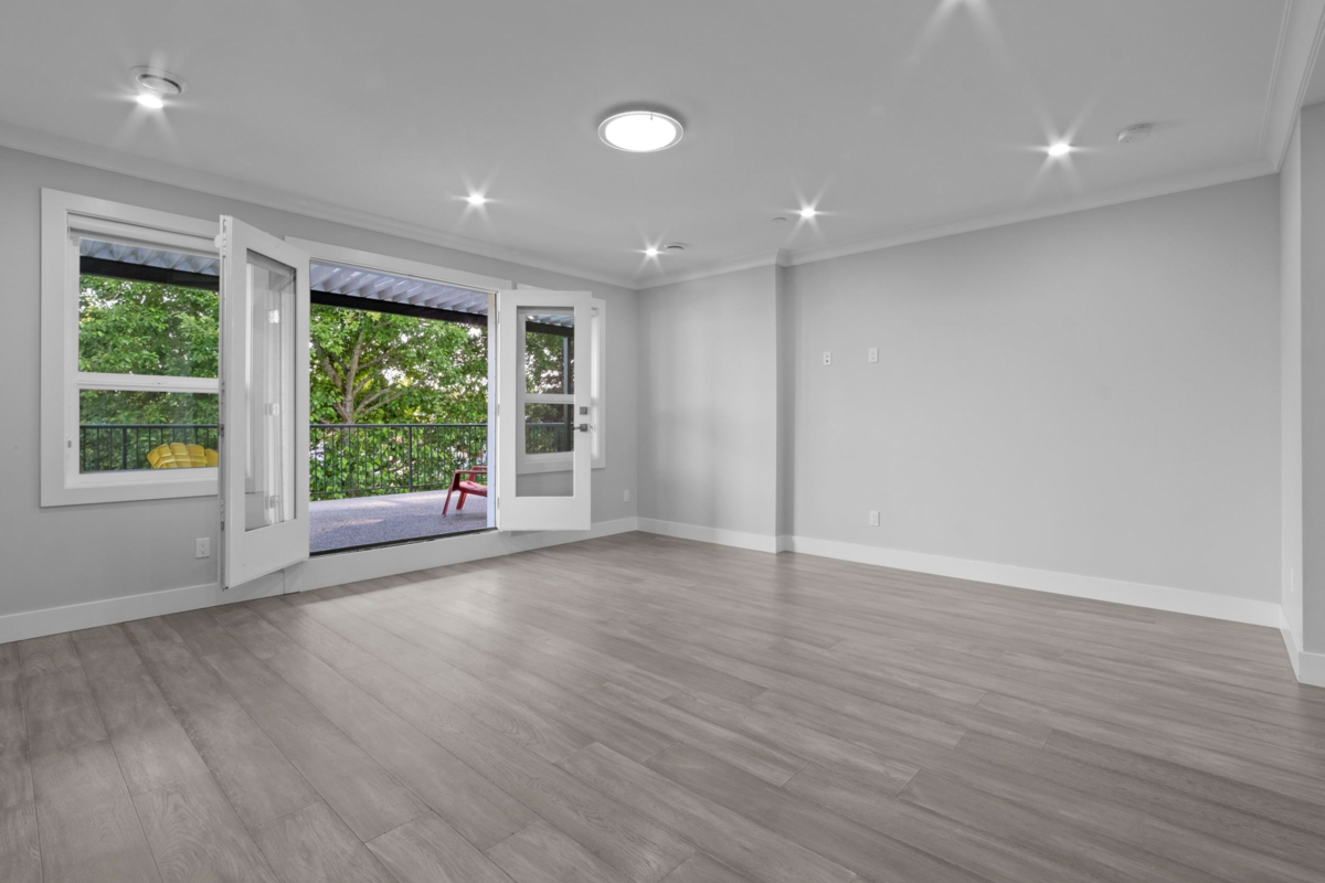 Bedroom 3 Photo of 15890 Russell Avenue, White Rock, BC